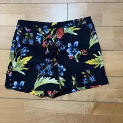 ZARA BASIC フローラルショートパンツ Lサイズ
