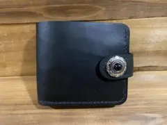 LUCKY JOHN 二つ折り財布 レザー コンチョ付き - メルカリ