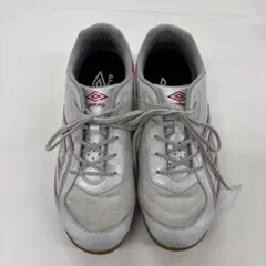 umbro フットサルシューズ 白　24センチ　室内