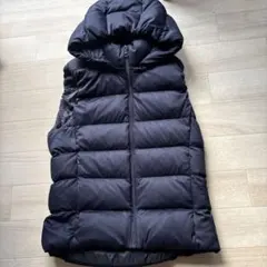 フード付きダウンベスト