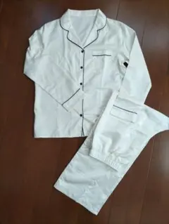 GU サテンパジャマ　白　Mサイズ