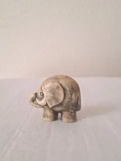 Lisa Larson Miniaturesシリーズ ゾウのサムネイル