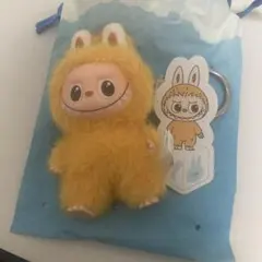 【Y】ラブブ　イニシャル ぬいぐるみペンダント　ポップマート