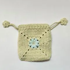 かぎ編み　グラニースクエア ミニ巾着ポーチ