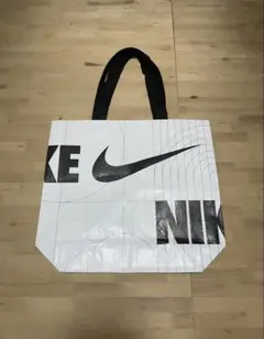 新品 NIKE ナイキ エコバッグ トートバッグ 韓国 白 ホワイト MSize