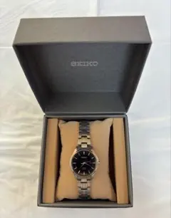 SEIKO ソーラー腕時計 V137 チタニウム