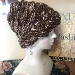 素敵エスカルゴ帽 ミックススラブヤーン ふんわり手編みの帽子 25aw48