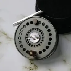 ufmウエダ　CANTATA カンタータ　2200 Yahoo!オークション -「カンタータ2200」(リール) (フィッシング