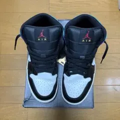 エア ジョーダン 1 MID 