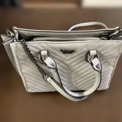 ホワイトキルティングショルダーバッグのサムネイル
