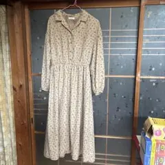 【格安】アースミュージック＆エコロジーベージュ花柄ワンピースF春GWお出かけ準備