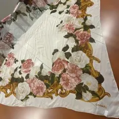 CHANEL 箱付きカメリア ゴールドフレーム 大判シフォンスカーフ - メルカリ