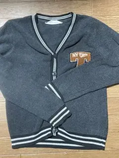 NY Tigers 刺繍付き グレー カーディガン　134-140 H&M