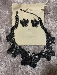 希少品イタリアジュエリー 金箔閉じ込めた黒蝶モチーフ ネックレスイヤリングセット