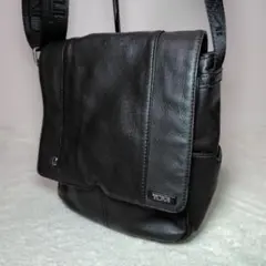 【美品】TUMI メッセンジャー ショルダーバッグ ナッパレザー 通勤 通学のサムネイル