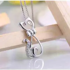 しっぽのキュービックジルコニアが輝く☆かわいい猫のペンダント