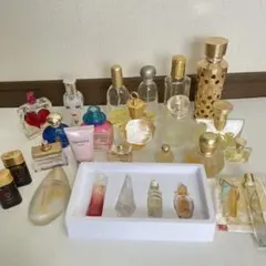 ミニ 香水 まとめ売り まとめ まとめて セット ロシャス エスカーダ ゲラン ESCADA ミニ香水コレクション 9個セット 4ml - 7ml - メルカリ