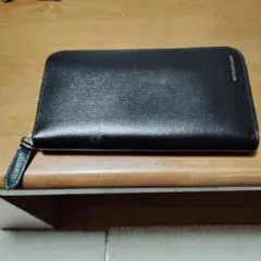 バーバリー　長財布 　ラウンドファスナー