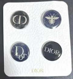 【匿名配送/新品未使用/保護ビニール付】DIOR 　ピンバッチ　4個セット