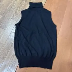 ユニクロ 黒 ノースリーブタートルネック ニット 毛100 M