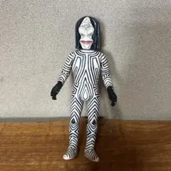 ダダ ソフビ 1992 JAPAN 日本製 ウルトラ怪獣 背面塗装あり - メルカリ