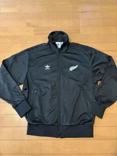 美品‼️adidas アディダス　オールブラックス　トラックジャケットのサムネイル