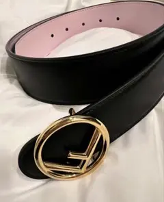 限定値下げ!美品　FENDI ベルト　リバーシブルのサムネイル