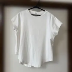 SALOON ホワイト 半袖 Tシャツのサムネイル