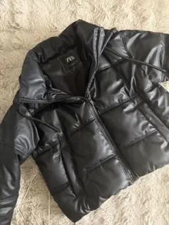 ZARA フェイクレザー ダウンジャケット ブラック Mのサムネイル