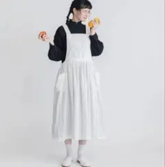 quilao エプロン bespokestitcher 刺繍 バッククロス 綿 quilao エプロン bespokestitcher 刺繍 バッククロス 綿 - メルカリ