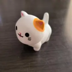 ミニフィギュア 猫 白 三毛柄 デフォルメ ソフビ