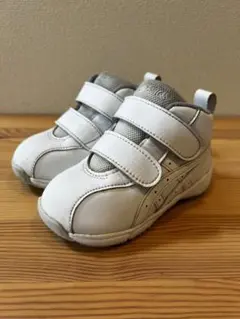 ASICS15cm ベビーシューズ ファーストシューズ 白 マジックテープ 箱有