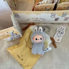 正規品　イニシャル　アルファベット　ラブブ　PIN FOR LOVE (C)