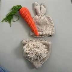 ウサギ耳ニット帽とニンジンおもちゃセット