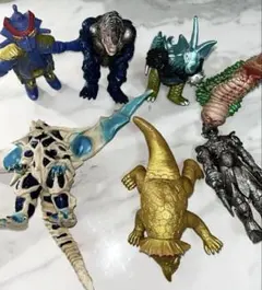 怪獣フィギュア 8体セット