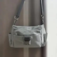 ナイロン　ショルダーバッグ　グレー