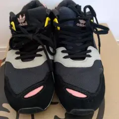 adidas スニーカー ブラック/グレー/ピンク/イエロー