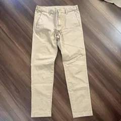 ベージュ スリムフィット チノパン