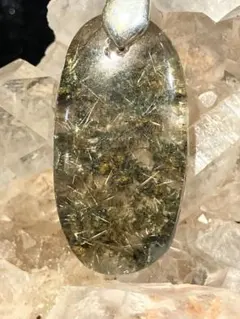 ガーデンルチルクォーツ ペンダントトップ 天然石 パワーストーン 金運 財運