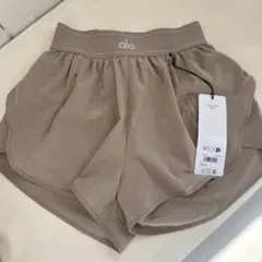 新品　ALO YOGA MATCH POINT SHORT ベージュ XXS