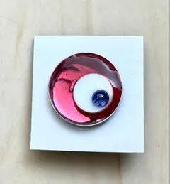 目玉ピンバッジ【1】