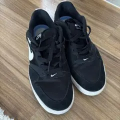 NIKE SB ブラック スニーカーのサムネイル