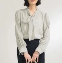 Demi-Luxe BEAMS / 変形ドット ボウタイブラウス　¥22,000