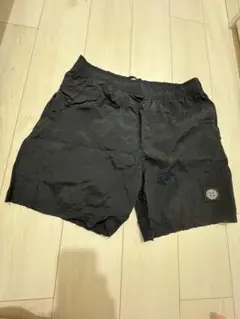 2025年最新】STONE ISLAND 素材：ナイロン ショートパンツ