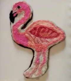 フラミンゴの手作り刺繍ブローチ