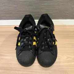 adidas Superstar 黒/黄色 スニーカー