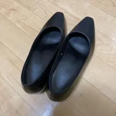 GU ブラック ポインテッドトゥパンプス 低ヒール