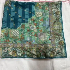 レトロ　ヴィンテージスカーフ　シルク100%