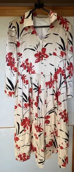 赤い花柄 長袖ロングワンピース
