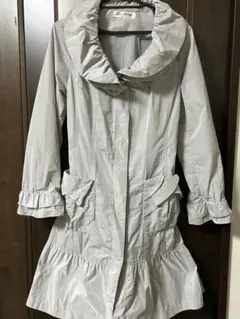 スーパービューティーフリル付きトレンチコート